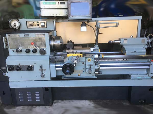 16К20ВФ1 Фотография токарно-гвинторізного верстата